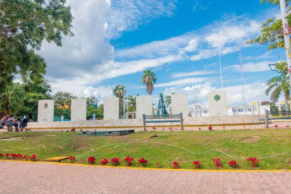 Playa del Carmen, Mexikó - 2018. január 10.: Azonosítatlan személyek, a park, a playa del Carmen, Mexikó — Stock Fotó