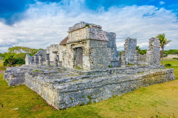 Przepiękne ruiny Majów Tulum. Archeologicznego w mieście Tulum. Meksyk — Zdjęcie stockowe