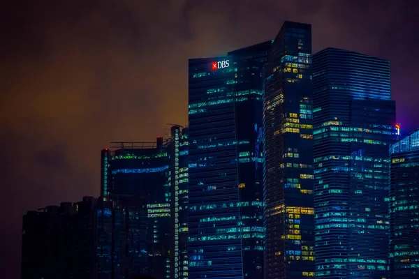 Singapore, singapore - 30. Januar 2018: Blick auf die Skyline von singapore. singapore hat eine hoch entwickelte Marktwirtschaft und ist ein Handelszentrum in Asien und weltweit, hbs building at — Stockfoto