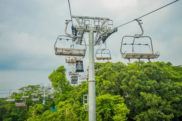 СИНГАПУР, СИНГАПУР - 30 ЯНВАРЯ 2018 года: Вид на Сингапур Sentosa Cable Car and Skyline Luge, Сингапур — стоковое фото