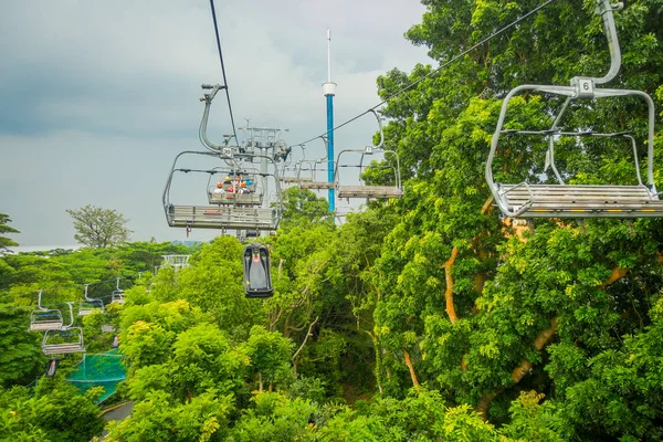 CINGAPORE, CINGAPORE - JANEIRO 30, 2018: Vista ao ar livre de Singapore Sentosa Cable Car e Skyline Luge, Cingapura — Fotografia de Stock