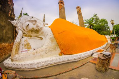 Ayutthaya, Tayland, 08 Şubat 2018: Açık görünümünü yatan Buda, tarihi Park Ayutthaya, Tayland