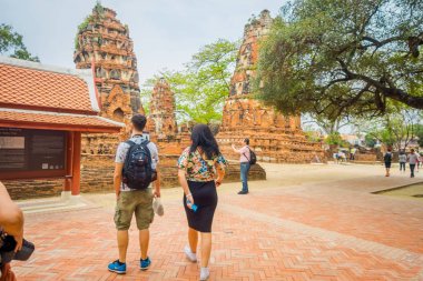 Ayutthaya, Tayland, 08 Şubat 2018: Tanımlanamayan insanlar Wat Pra Si Sanphet Ayutthaya historikal Parkı bir parçası var. Tarafından yok edildi kadar şehrin en kutsal tapınak olduğunu