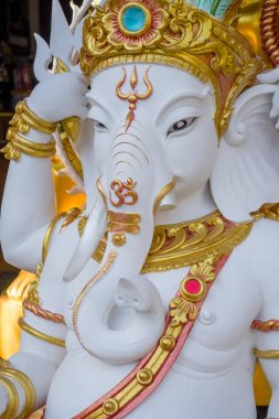 Bangkok, Tayland, 08 Şubat 2018: Açık görünüm Tay tasarım içinde bir tapınak var kalıplı fil beyaz figür