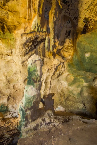 Vista de la antigua cueva Khao khanabnam en la provincia de Krabi, Tailandia —  Fotos de Stock