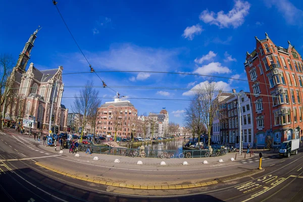 Amsterdam, Niederlande, märz, 10 2018: aussenansicht fassade des magna plaza shopping center im herzen von amsterdam — Stockfoto