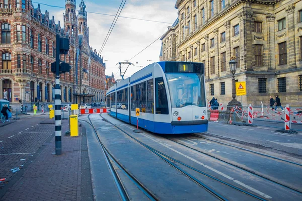 HOUSTON, USA- MARÇO 10, 2018: Linda vista ao ar livre de Amsterdam Eléctrico é uma rede de eléctrico que tem sido operado pelo operador de transportes públicos municipais GVB, Amesterdão — Fotografia de Stock