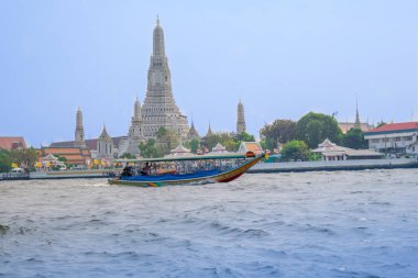 Bangkok, Tayland, Mart, 23, 2018: Amazing wat Arun Bangkok Tayland, tapınak Dawn, horizont Chao Phraya Nehri üzerinde açık görünümü