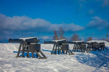 Kristiansten kale donjon ve toplar Trondheim, Norveç'te açık görünümü
