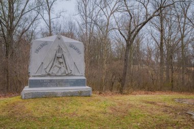 Gettysburg, ABD - Nisan, 18, 2018: Stoned heykel açık görünümü bir mezarlık Gettysburg Ulusal savaş tarihi içinde bulunan