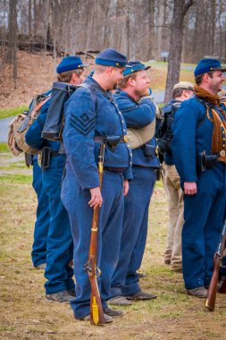 Moorpark, Ca, Usa - 18 Nisan 2018: insanlar iç savaşı temsil Moorpark, canlandırma sırasında mavi askeri üniforma giyen en büyük savaş reenactment Mississippi'nin batısında olan