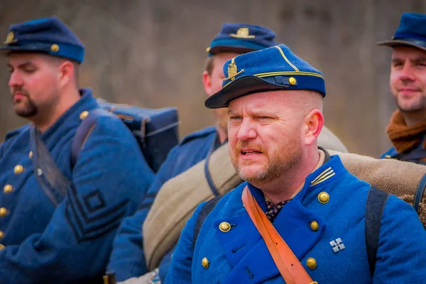 Moorpark, Usa - April, 18, 2018: Porträtt av man bär uniform som representerar den Civil War Reenactment i Moorpark, den största strid reenactment — Stockfoto
