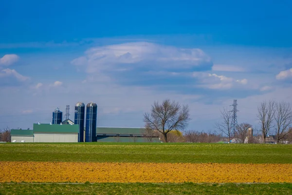 Εξωτερική άποψη της Amish χώρα αγρόκτημα αχυρώνα τομέα γεωργίας στο Λάνκαστερ — Φωτογραφία Αρχείου