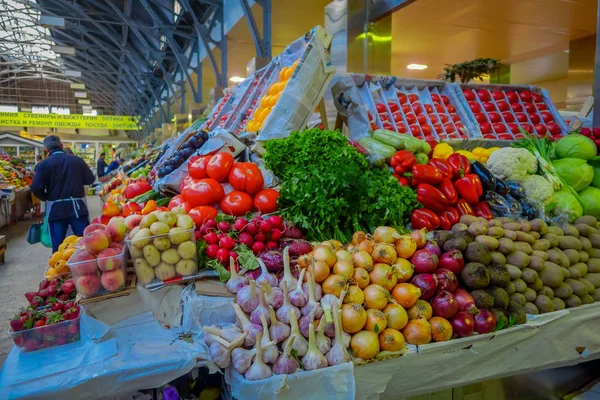 ST. PETERSBURG, RUSSIA, 29 APRIL 2018: Close up of delicous fruits and vegetables stall inside of a market in St Petersburg — Stock Photo, Image