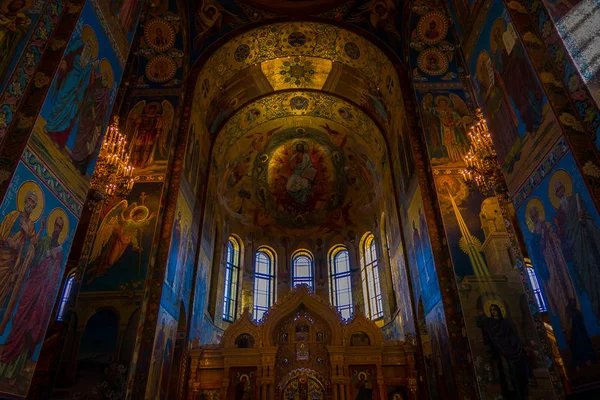 St. Petersburg, Rosja, 02 maja 2018 r.: Widok wewnątrz Kościoła Zbawiciela na krwi rozlane. Architektoniczny, Kościół zawiera ponad 7500 metrów kwadratowych mozaiki w Sankt Petersburgu — Zdjęcie stockowe