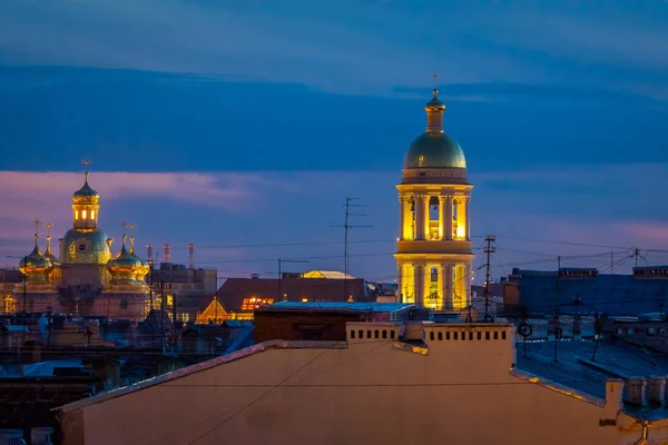 Αγία Πετρούπολη, Ρωσία, 01 Μαΐου 2018: εξωτερική όψη του Μπίκοβο. Η εκκλησία του εικονιδίου του Βλαντιμίρ της μητέρας του Θεού. Πύργος της καμπάνας — Φωτογραφία Αρχείου