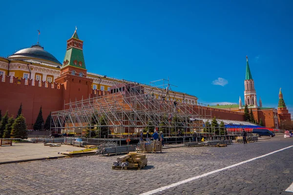 MOSCOW, RUSSIA- APRIL, 29, 2018: Outdoor view of Kremlin Embankment in red square and Architecture landmark in Moscow — Stock Photo, Image