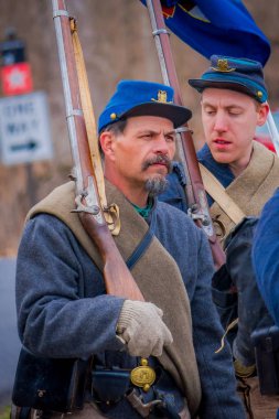 Moorpark, Ca, ABD - 18 Nisan 2018: İnsanlar giyen, iç savaş Reenactment Moorpark gösterimi sırasında üniforma Blue, Ca Mississippi'nin batısında en büyük savaş canlandırma