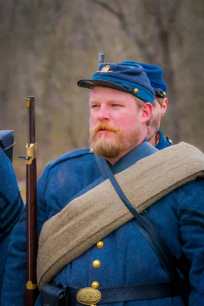 Moorpark, Usa - April, 18, 2018: Närbild av militära bär blå uniform som representerar inbördeskriget Reenactment i Moorpark, den största strid reenactment väster om Mississippi — Stockfoto