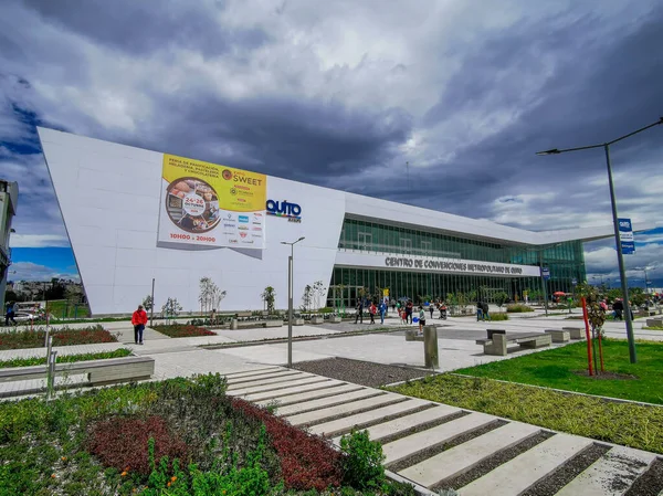Quito, Pichincha Ecuador - 25 de octubre de 2019: Centro de Eventos Bicentenario, centro de Quito cerca de un aeródromo, Un centro de convenciones . — Foto de Stock