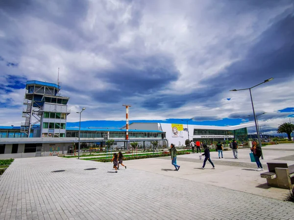Quito, pichincha Ecuador - 2019 년 10 월 25 일 : bicentennial event center, middle of Quito near a airfield, the Convention center. — 스톡 사진