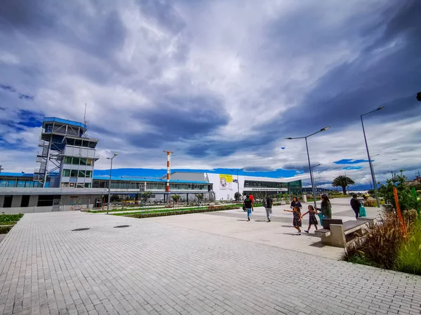 Quito, Pichincha Ekvádor - 25. října 2019: Středisko dvoustých ročníků, uprostřed Quita u letiště, Kongresové centrum. — Stock fotografie