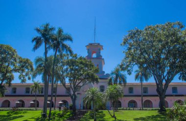 Foz do Iguazu, Brezilya - 24 Şubat 2018: Foz do Iguazu. Brezilya'da turistik bir kasaba ve şelaleler mı.