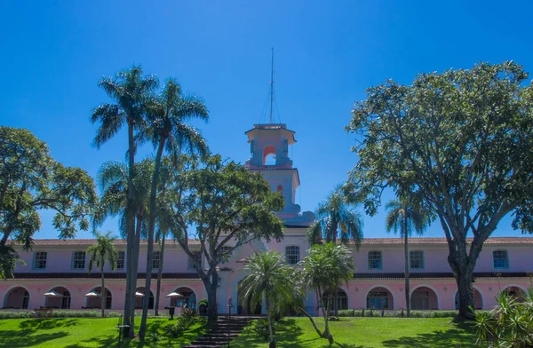 Foz do Iguazu, BRASIL - 24 DE FEBRERO DE 2018: Foz do Iguazu. Es una ciudad turística y cascadas en Brasil . — Foto de Stock