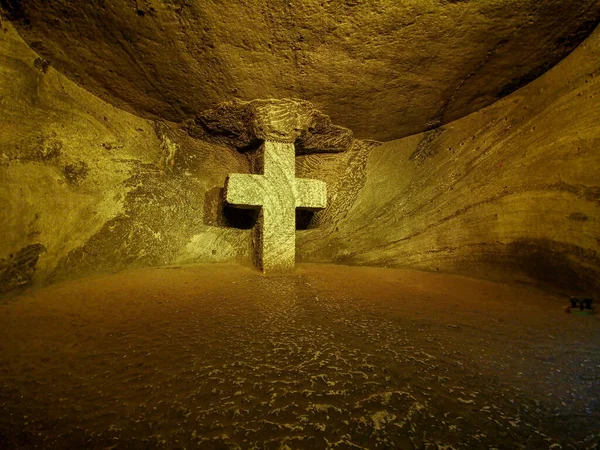 ZIPAQUIRA, COLOMBIA - NOBEMBER 12, 2019: Underground Salt Cathedral Zipaquira built within the tunnels from a mine 200 meters underground. — ストック写真