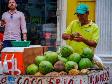 Cartagena, Kolombiya - 12 Kasım 2019: Unesco 'daki sokak satıcıları