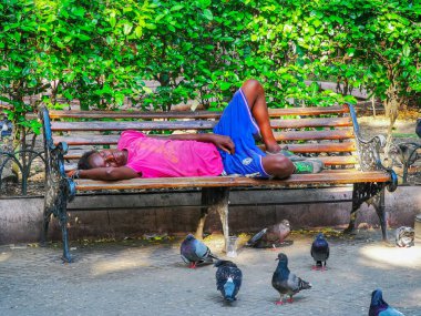 Cartagena, Kolombiya - 09 Kasım 2019: Kolombiya 'nın eski Cartagena Cartagena de Indias kentindeki renkli binalar