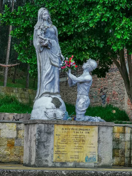 ZIPAQUIRA, COLOMBIA - NOVEMBER 12, 2019: statue putside the Underground Salt Cathedral Zipaquira built within the tunnels from a mine. — Stock Photo, Image