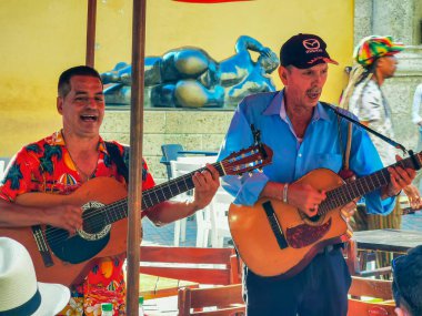 Bogota, Kolombiya - 07 Kasım 2019: Cartagena de Indias, Kolombiya 'da kimliği belirsiz insanlar