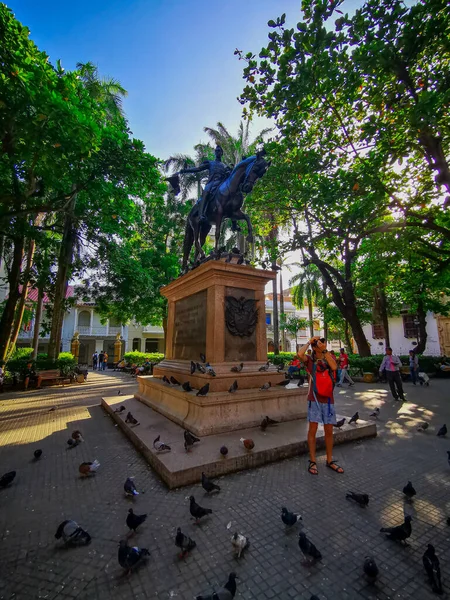 CARTAGENA, COLOMBIA - NOVEMBER 09, 2019: Kolombiya 'daki eski Cartagena Cartagena de Indias sokakları, — Stok fotoğraf