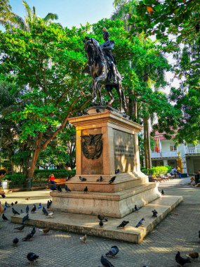 CARTAGENA, COLOMBIA - NOVEMBER 09, 2019: Kolombiya 'daki eski Cartagena Cartagena de Indias sokakları,
