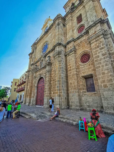 CARTAGENA, COLOMBIA - NOVEMBER 09, 2019: Cartagena Cartagena de Indias óvárosának utcái Kolumbiában, — Stock Fotó