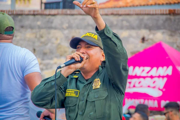 CARTAGENA, COLOMBIA - NOVEMBER 07, 2019: Kartagena sokaklarındaki Bağımsız Gün Geçit Töreni 'nde kolluk kuvvetleri personeli — Stok fotoğraf