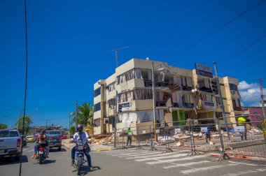 Portoviejo, Ekvador - 18 Nisan 2016: 7.8 şiddetindeki deprem sonrası etkiyi gösteren bina