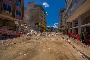 Portoviejo, Ekvador - 18 Nisan 2016: 7.8 şiddetindeki deprem sonrası etkiyi gösteren bina