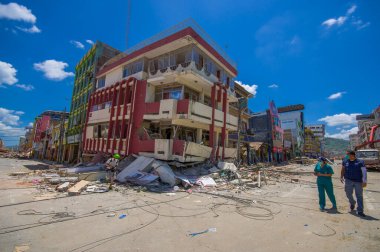 Portoviejo, Ekvador - 18 Nisan 2016: 7.8 şiddetindeki deprem sonrası etkiyi gösteren bina
