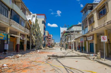 Portoviejo, Ekvador - 18 Nisan 2016: 7.8 şiddetindeki deprem sonrası etkiyi gösteren bina
