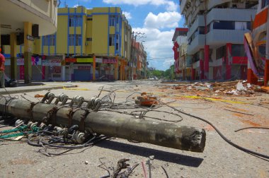 Portoviejo, Ekvador - 18 Nisan 2016: 7.8 şiddetindeki deprem sonrası etkiyi gösteren bina