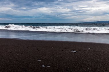 Siyah kum Beach'te Padangbai, Bali Adası, Endonezya