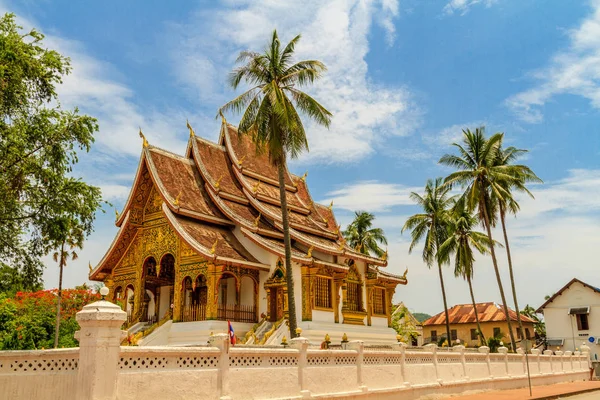 Luang Prabang 'daki Budist Tapınağı, Laos