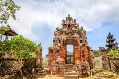 Kapıya bir tapınak, Nusa Lembongan, Endonezya