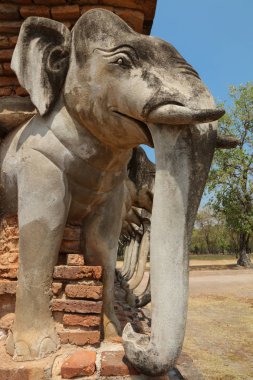 Fil heykellerinin Wat Sorasak, Sukhothai Historical Park, Tayland