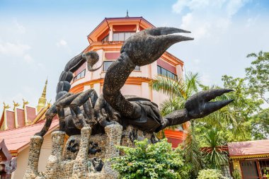 Wat Phra Bu DOI Waodani, akrep Tapınağı Mae Sai, Chiang Rai Eyaleti, Tayland'ın büyük akrep heykeli