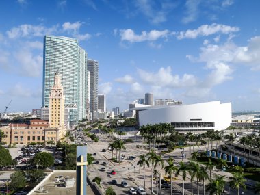 American Airlines Arena ve Biscayne Bulvarı Miami, Florida