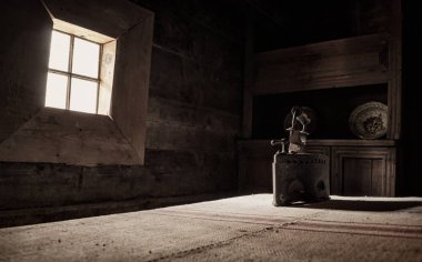 Ukrayna'nın kırsal yaşamın Ulusal Müzesi'nde Vintage iç odası