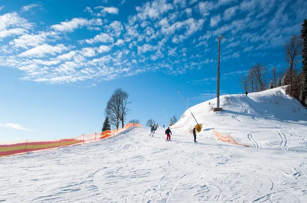 Skipiste im Skigebiet Bukovel in den Karpaten — Stockfoto